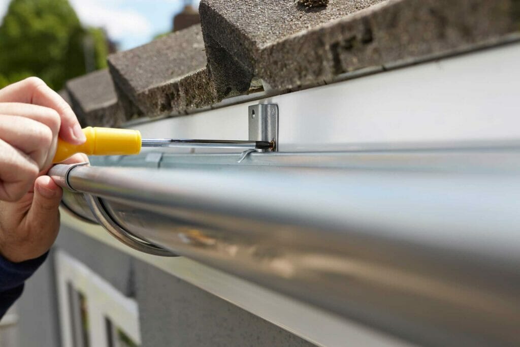choosing gutter size, comparing gutters, gutter installation, Southeastern Massachusetts